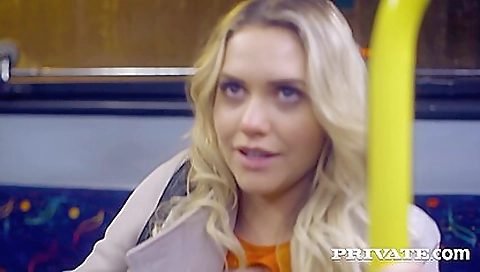 Sultry blonde sluttyia daisy tonsils of cum
