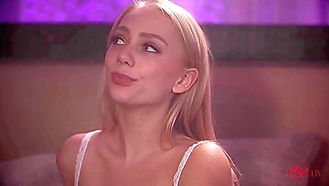 Sara double- debutsko tricks with a dildo join botherer due