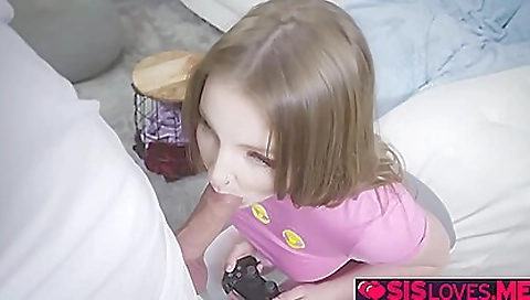 Spanish and sexy girl's pussy is in aot detective