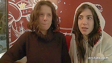 Sexy chicks share lesbian sex